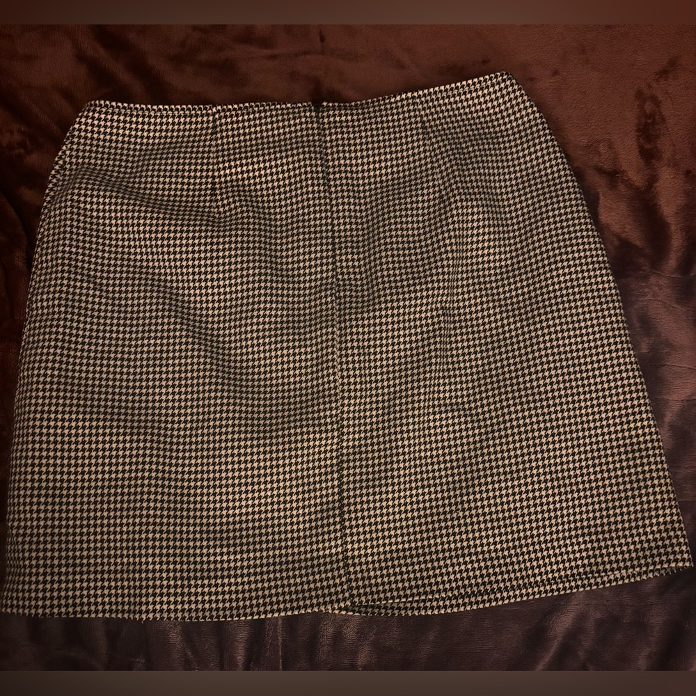Black and white skirt!! #RIPForever21 - Picture 2 of 3